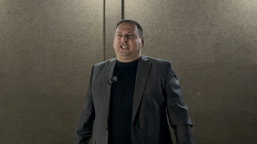 LETE DOLARI, DINARI I EVRI! Era Ojdanić NAPRAVIO LOM na punoletstvu unuka - TRLJA GLAVU PARAMA I ZASIPA GOSTE! (VIDEO, GALERIJA)