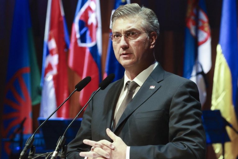 "UPOZORIĆEMO NATO DA SRBIJA IMA SUPERSONIČNU RAKETU": Plenković veoma zabrinut zbog arsenala naše vojske