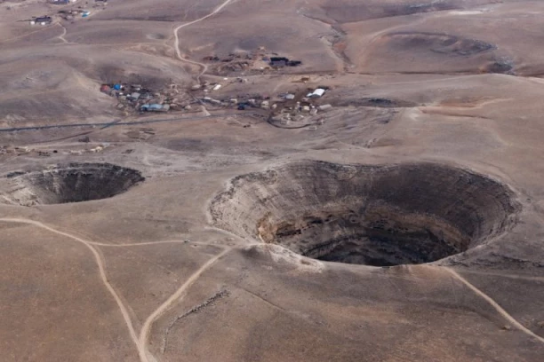 ZEMLJA SE OTVARA I GUTA SVE PRED SOBOM! Divovske vrtače širom Turske šokirale svet, mnogi vide ispunjenje biblijskog proročanstva (FOTO, VIDEO)