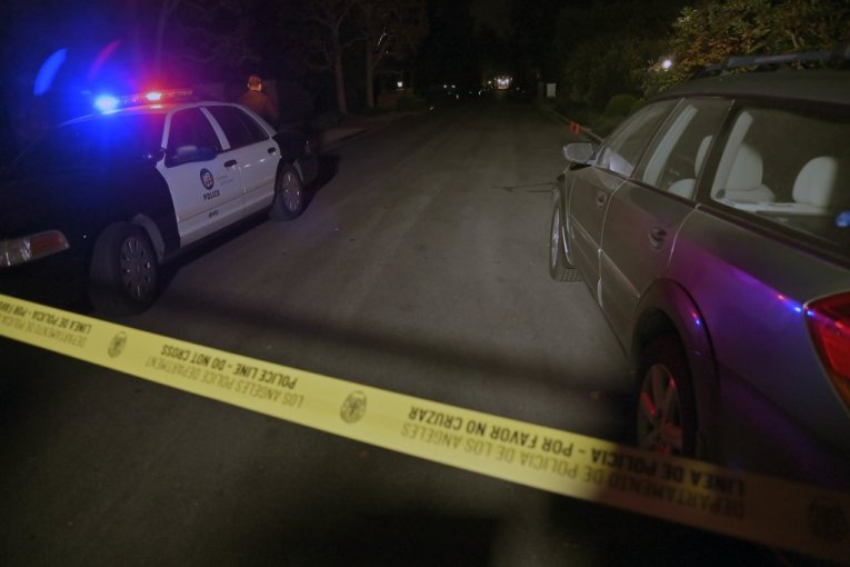 Policija okupirala naselje Roba Rajnera