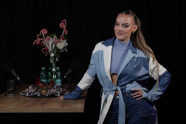 Teodora Popovska - Hotcast