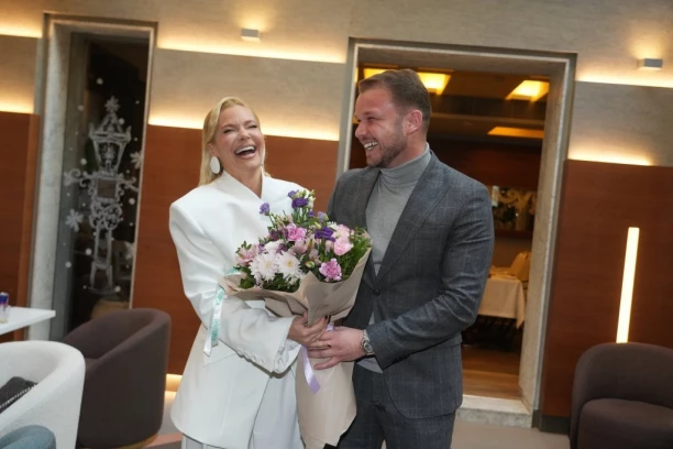 POLJUBIĆU GRADONAČELNIKA U PONOĆ! Nataša Bekvalac spremna za Banjalučanina: Da i meni bolje krene... (VIDEO)