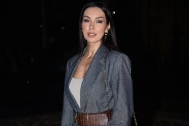 PEVAČICA NE ŽELI KARLEUŠU ZA MENTORA, NA KECA IZABRALA DESINGERICU: U velikom problemu zbog onoga što joj se dešava! (VIDEO)