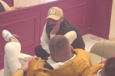 ANELI AHMIĆ SPOMENULA LUKINU BEBU - Poslednji VAPAJ za njeno STANJE, Vujović pao Janjušu na grudi i moli ga za POMOĆ!