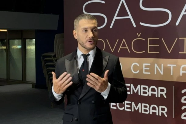 NAŠA POZNATA INFLUENSERKA STIGLA NA KONCERT SAŠE KOVAČEVIĆA, PA MU PRIZNALA EMOCIJE: Imaju i zajednički snimak, ovo će izazvati BURU! (VIDEO)