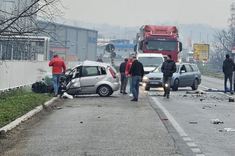 Težak udes na obilaznici kod Gornjeg Milanovca