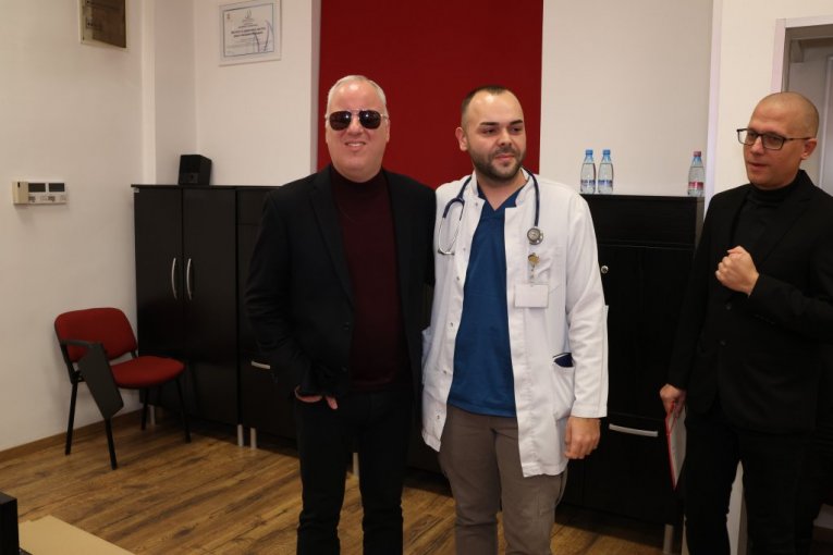 Saša Matić pomogao bolnici