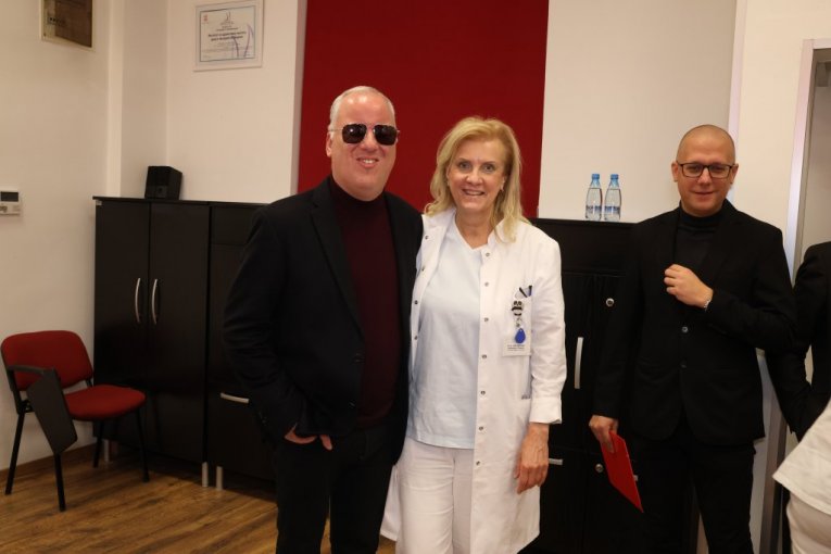 Saša Matić pomogao bolnici