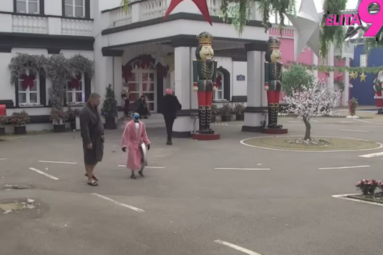 Aneli, Asmin i Toša