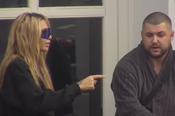 ASMIN GLEDAO ANELI S DRUGIM MUŠKARCEM! Skandal: Video sam vas kako se jašete! (VIDEO)