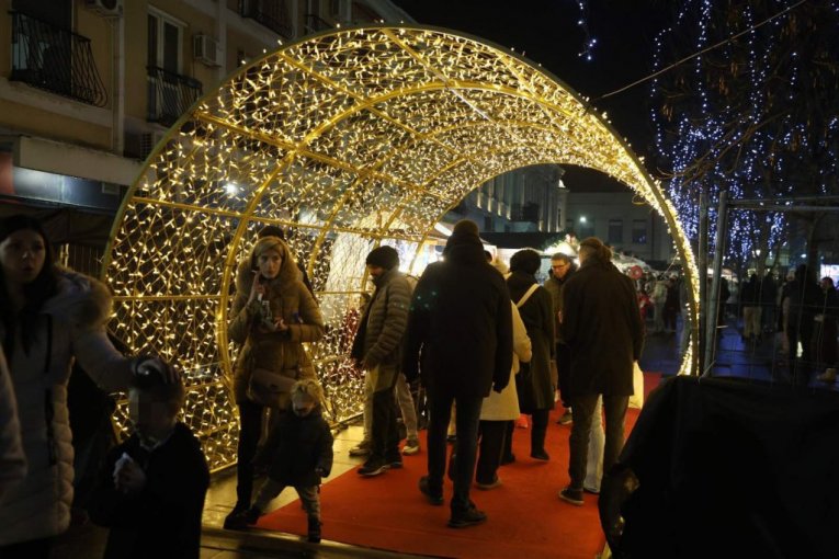 Zemunska bajka - Prvi veliki praznični festival u Zemunu