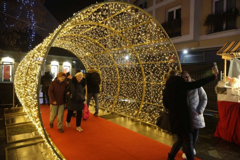 Zemunska bajka - Prvi veliki praznični festival u Zemunu
