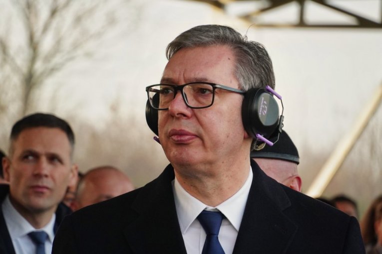 Predsednik Vučić: 16 njih je položilo živote na oltar otadžbine, to su naši junaci i naše svetlo