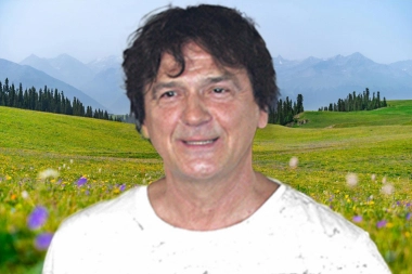 DA LI STE ZNALI DA SE ČOLA VENČAO NA LIVADI? Svi su mislili da se radi o SKRIVENOJ KAMERI, usledio ŠOK!