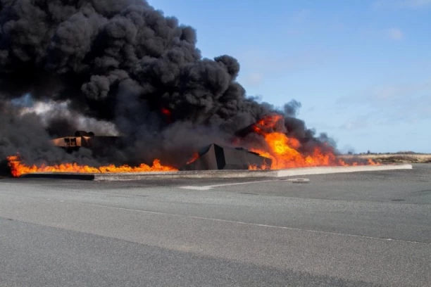 STRATEŠKI UDAR NA IRAN! Izrael UNIŠTIO avion pokojnog ajatolaha Ali Hamneija!