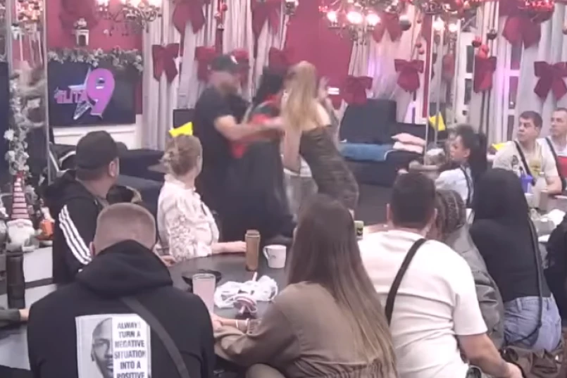 MAJA MARINKOVIĆ IZUDARALA TAKMIČARA "ELITE", PRODUKCIJA HITNO SAOPŠTILA ODLUKU: Veliki šef reagovao zbog zverskog okršaja!