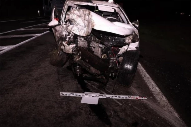 DEVOJKA OSUZELA PREDNOST VOZAČI BMW-A KOJI JE JURIO 125 NA SAT! Poginuo na licu mesta - ŽIVOT IZGUBIO I NJEN ČETVOROGODIŠNJI SIN! (FOTO)