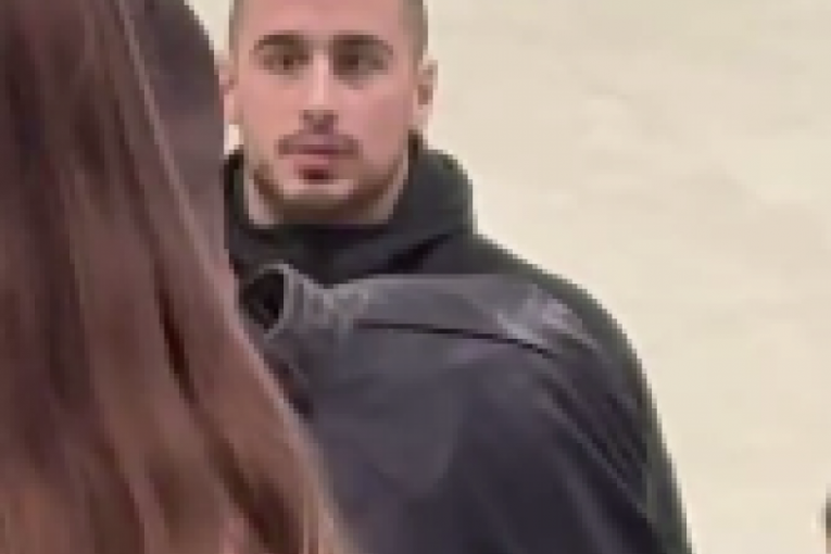 Ovo je Pinki, obezbeđenje Bake Praseta