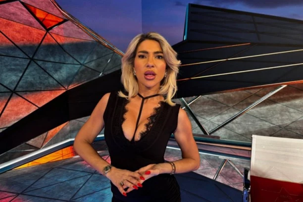 JOVANI JEREMIĆ SEVNULA ZADNJICA U PROGRAMU UŽIVO! Najvreliji trbušni ples Pinkove voditeljke - sve bacila u TRANS! (VIDEO)