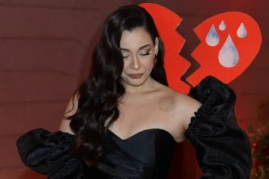 NAŠU PEVAČICU RAZORILA SCENA IZ PORODIČNOG DOMA: Ocu pred SMRT nije stigla da kaže ISTINU!