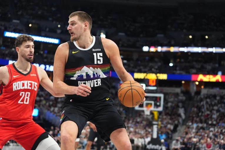 MORA TO MNOGO BOLJE: Haotično poluvreme u "Bol areni" - Hjuston dominira Koloradom!