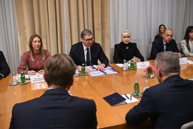 SRBIJA I SLOVAČKA JAČAJU SARADNJU: Vučić i Pelegrini o investicijama, energiji i vojnoj saradnji