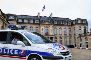 UDARNO! OPLJAČKANA JELISEJSKA PALATA!