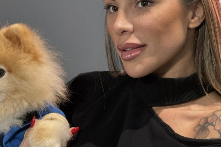 Sandra Afrika sa psom