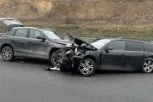 IMA POVREĐENIH! Težak sudar na "Milošu Velikom"! AUTOMOBILI POTPUNO SMRSKANI U PRETICAJNOJ TRACI! (FOTO)
