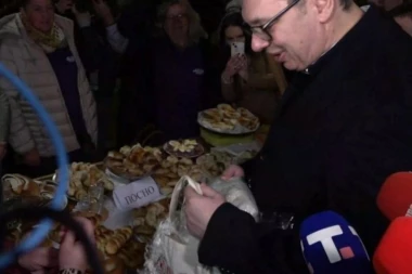 "OVO NIKADA U ŽIVOTU NISAM VIDEO!" Vučić u Putincima dobio neobičan poklon od građana! (FOTO)