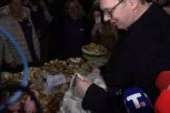"OVO NIKADA U ŽIVOTU NISAM VIDEO!" Vučić u Putincima dobio neobičan poklon od građana! (FOTO)