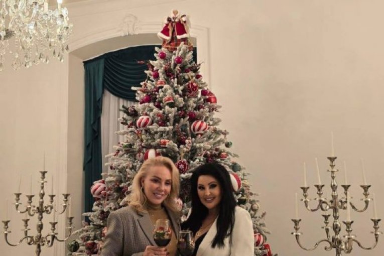 Lepa Brena i Dragana Mirković