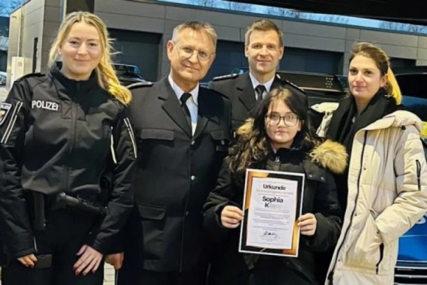 RODITELJI, OPREZ! Dečak (3) neopaženo izašao napolje i krenuo u nepoznato! Da nije bilo male Sofije, usledila bi KATASTROFA!