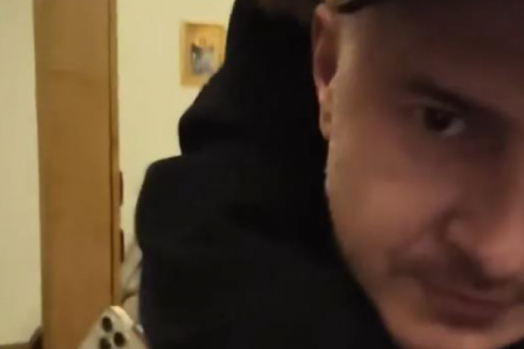 Sale Tropiko sa devojkom