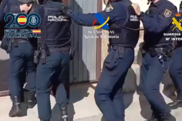 BROD KREĆE, SAD NAM TREBA SREĆA! Evo ko je naručivao banane filovane kokainom sa znakom pume na paketima Balkanskog kartela!