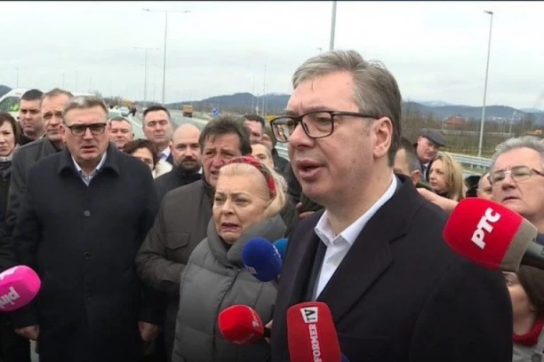VUČIĆ OTVARA BITNU DEONICU MORAVSKOG KORIDORA! Najširi auto-put u Srbiji povezuje TRI BITNA OKRUGA!