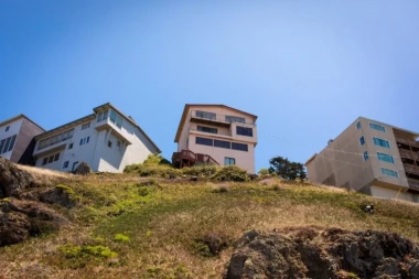 BOŽIĆNI PAKAO U MONAKU! Zemlja se otvara, luksuzne palate pred URUŠAVANJEM! NAREĐENA HITNA EVAKUACIJA! (FOTO)