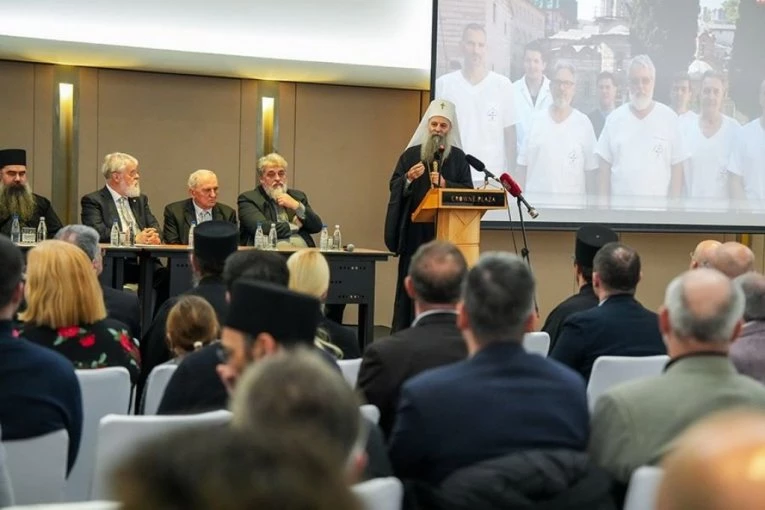 KAKO PATRIJARH PORFIRIJE VIDI LEKARE KOJI LEČE I DUŠU I TELO: Obeležen jubilej Hilandarskog lekarskog društva