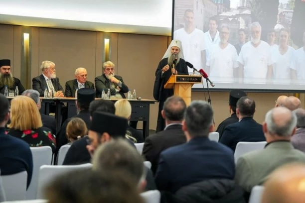 KAKO PATRIJARH PORFIRIJE VIDI LEKARE KOJI LEČE I DUŠU I TELO: Obeležen jubilej Hilandarskog lekarskog društva