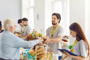 SRBIJA GODIŠNJE BACI 247.000 TONA JESTIVE HRANE: Banke hrane: Između solidarnosti i održivosti