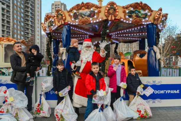 Kada praznici govore srcem:  "Dunav osiguranje“ darovalo više od 4.300 dece (FOTO)