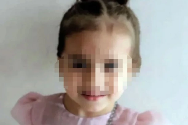 MAJKA JE TRAŽILA PO KUĆ, A ONDA JE USLEDIO KRIK KOJI LEDI KRV! Devojčica se udavila u kanti vode dok je žena obavljala poslove u drugoj sobi!