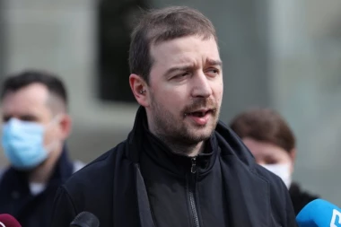 MEDIJSKA OPTUŽNICA BEZ EPILOGA: Dojčinović nastavlja kampanju protiv Vučića!