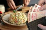 KOLIKO VAM NOVCA TREBA DA NAPRAVITE RUSKU SALATU? Ipak više nego što mislite!