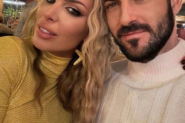 Ava Karabatić i verenik veštačke inteligencije