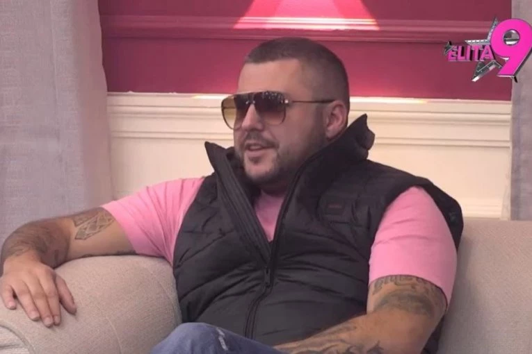 ŠOK-BOMBA! Asmin Durdžić NAPUŠTA HITNO Elitu, produkcija pustila snimak iz SPOLJNOG SVEGA, sve se saznalo uživo u programu!