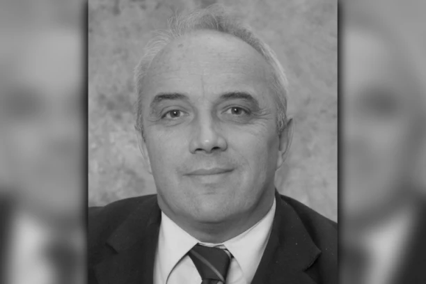 ČOVEK KOJI JE NASTRADAO U VRČINU BIVŠI DIREKTOR POZNATE OSNOVNE ŠKOLE! Doživeo srčani udar dok je vozio!