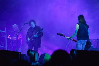 SVET MUZIKE ZAVIJEN U CRNO! Umro gitarista legendarnog benda - NJIHOVE HITOVE PEVAJU GENERACIJE!