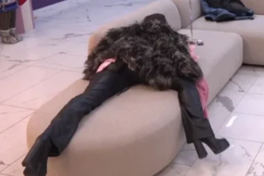 TAKMIČARKA ELITE KOLABIRALA; SRUŠILA SE ZBOG INFORMACIJE O RODITELJIMA: Saznala šta se dešava u spoljnom svetu!