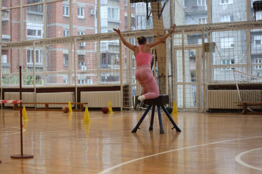 LJUPKA STEVIĆ PALA KAO SVEĆA: Pojavio se ŠOK-SNIMAK naše pevačice, otkriveno u kakvom je stanju!